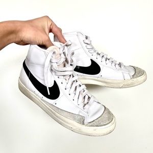 Nike Blazer 77, White with Black Swoosh. Size 7 Mens/8.5 Womens